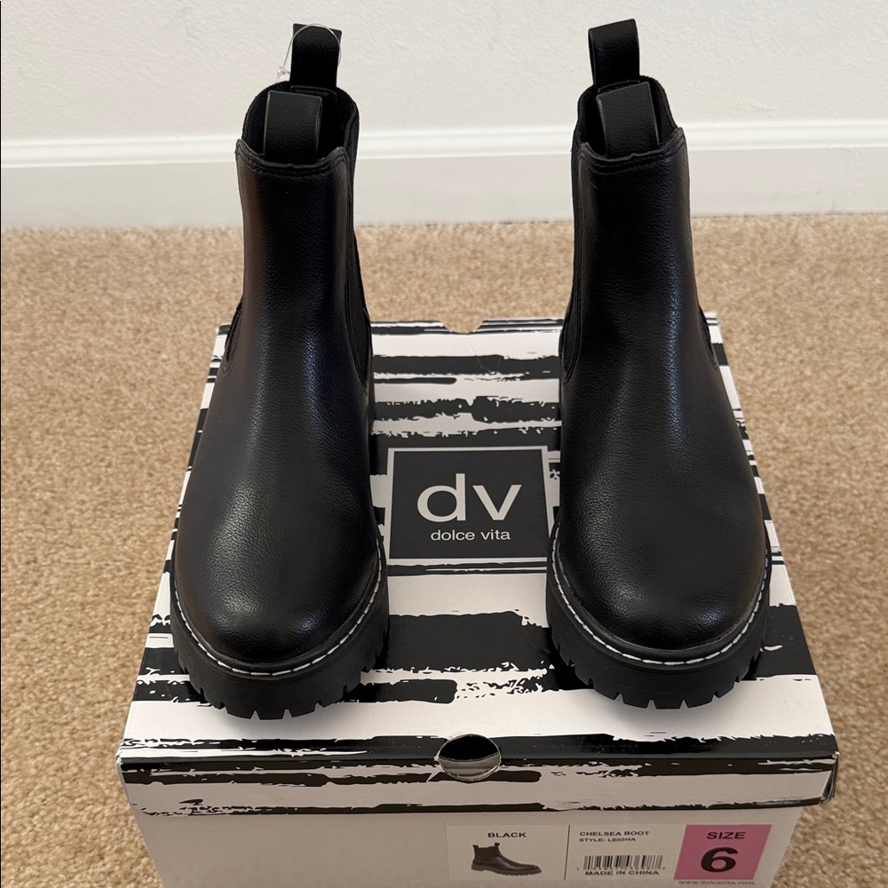 Dolce Vita Leigha Chelsea Black Boots Womens Size 6 - Picture 2 of 9